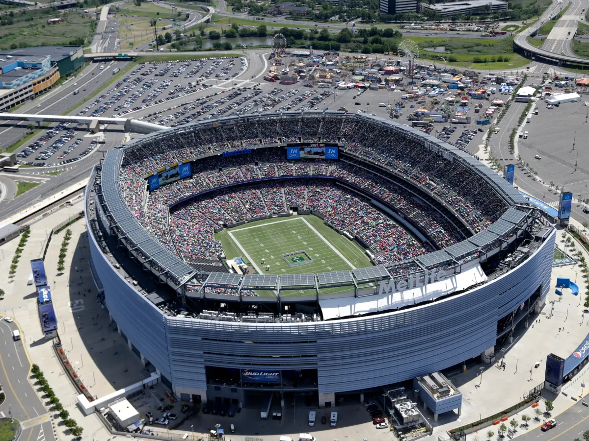 FIFA U-turns on water bottle policy in US, Canada stadiums after backlash