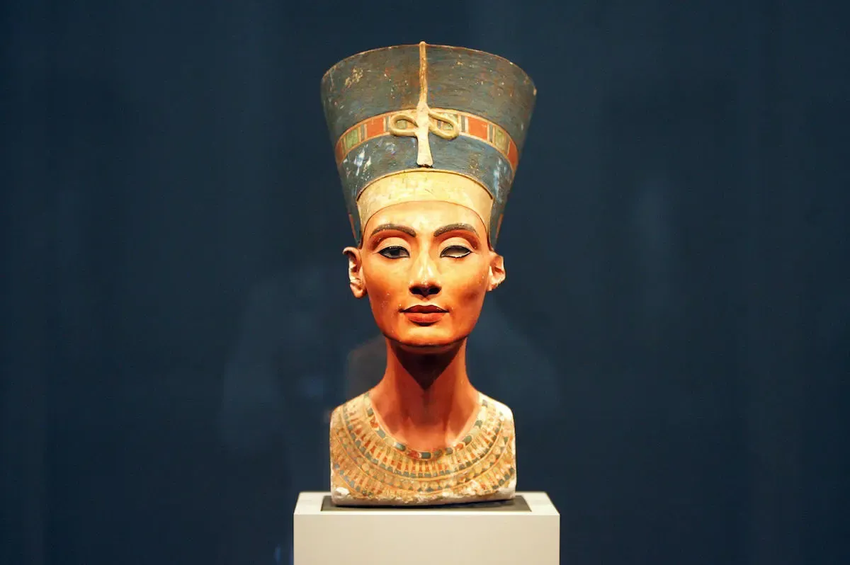 Egyptian Archaeologist Vows to Bring Bust of Nefertiti Back from Germany
