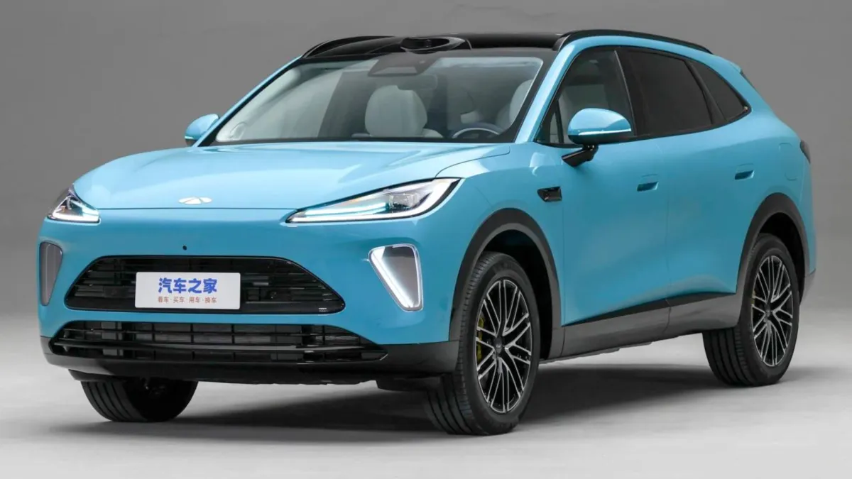 This new hybrid SUV goes 1,240 miles on a single tank and charge