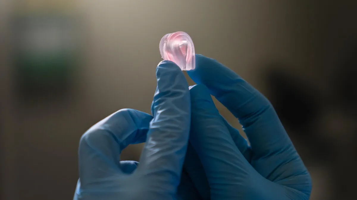 Strong 3D printable elastic polymer resists damage