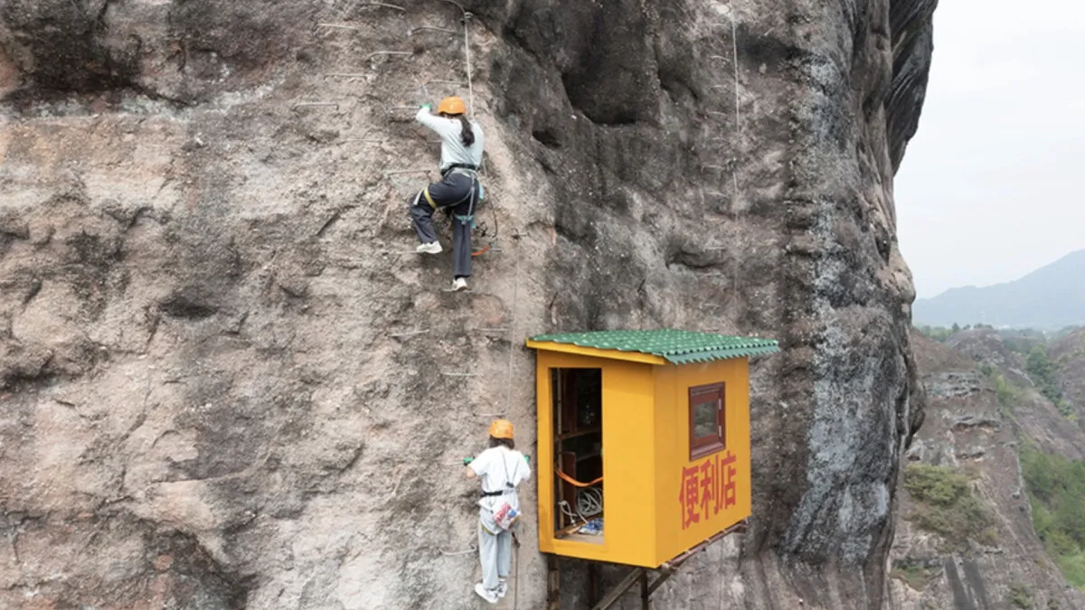 World's most terrifying convenience store hangs off the side of a cliff
