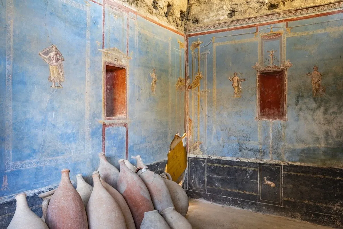 The Brilliant Blue Paint Covering This Lavish Room in Ancient Pompeii May Have Cost More Than Half the Annual Salary of a Roman Foot Soldier