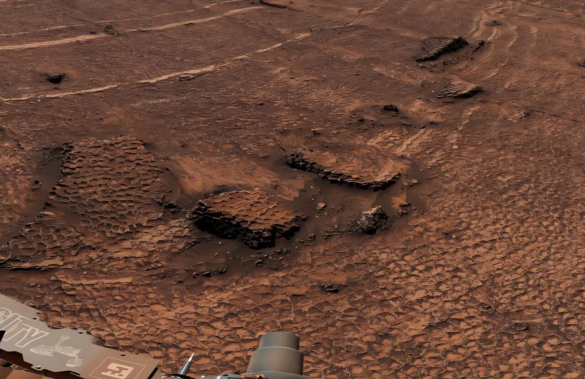 Mars Curiosity rover discovers massive field of polygons