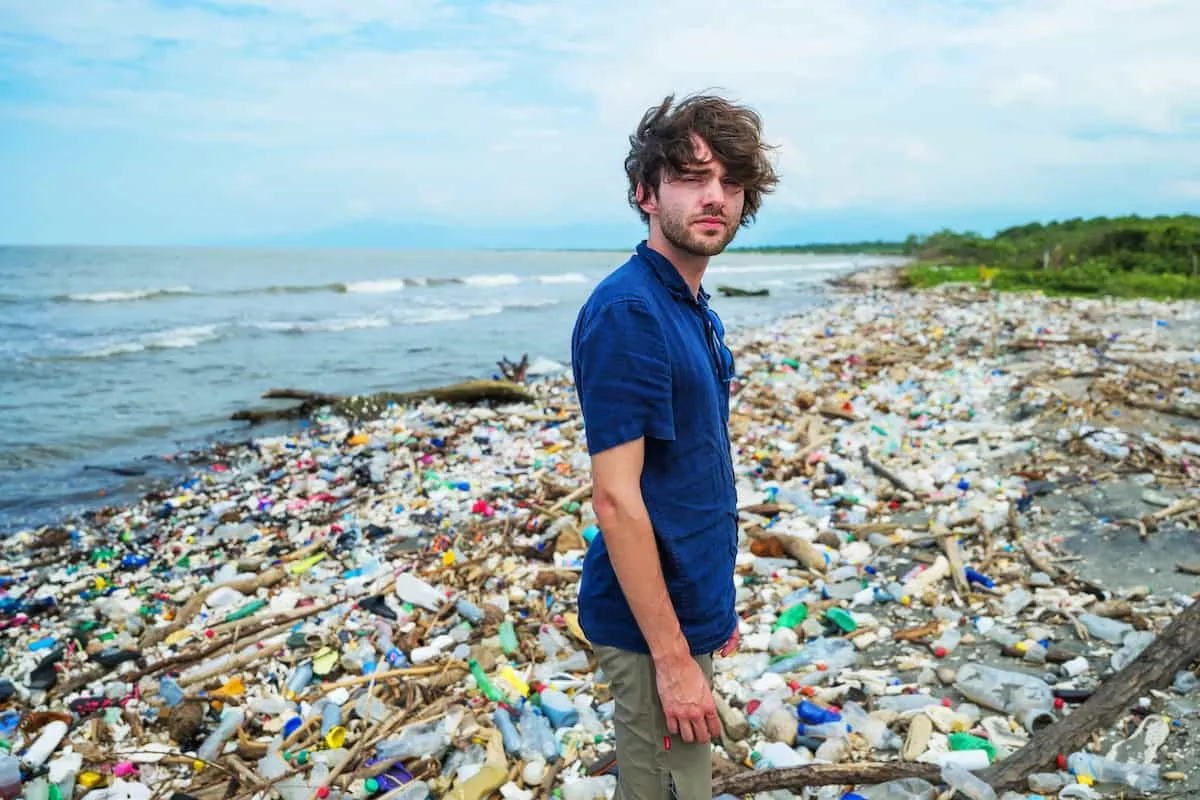 Young inventor plans to stop 90% of floating sea plastic by 2040