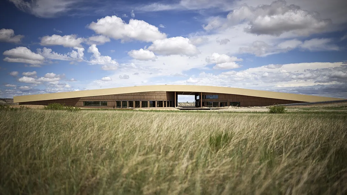 Stunning rammed-earth library conforms to Badlands topography