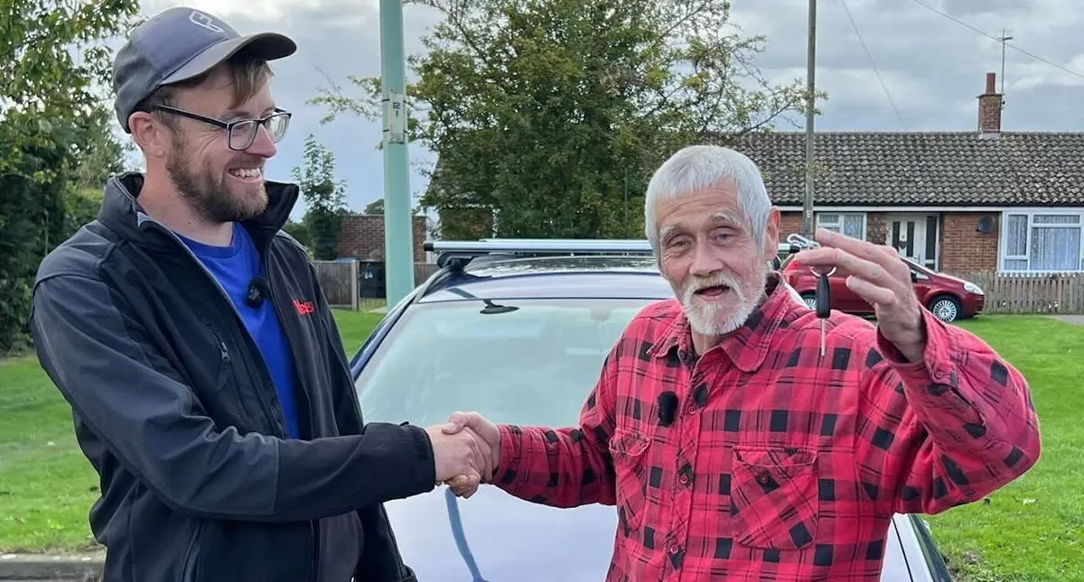 He Transformed a Veteran’s ‘Jungle’ Backyard For Free, Then Hands Over $14,000 and a Car