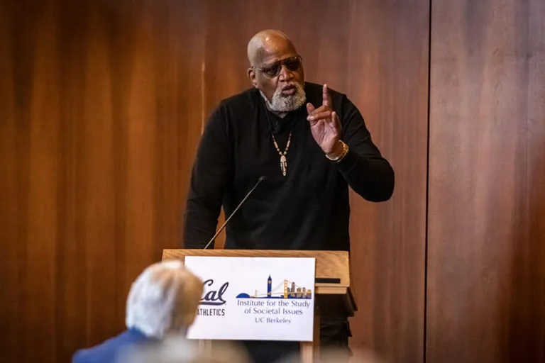 New course brings Harry Edwards’ sociology of sport to the next