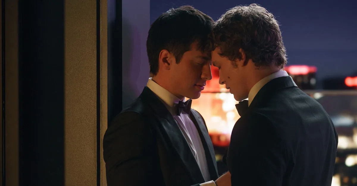 Hockey drama fans raise $63K for children's hospital on actor's birthday