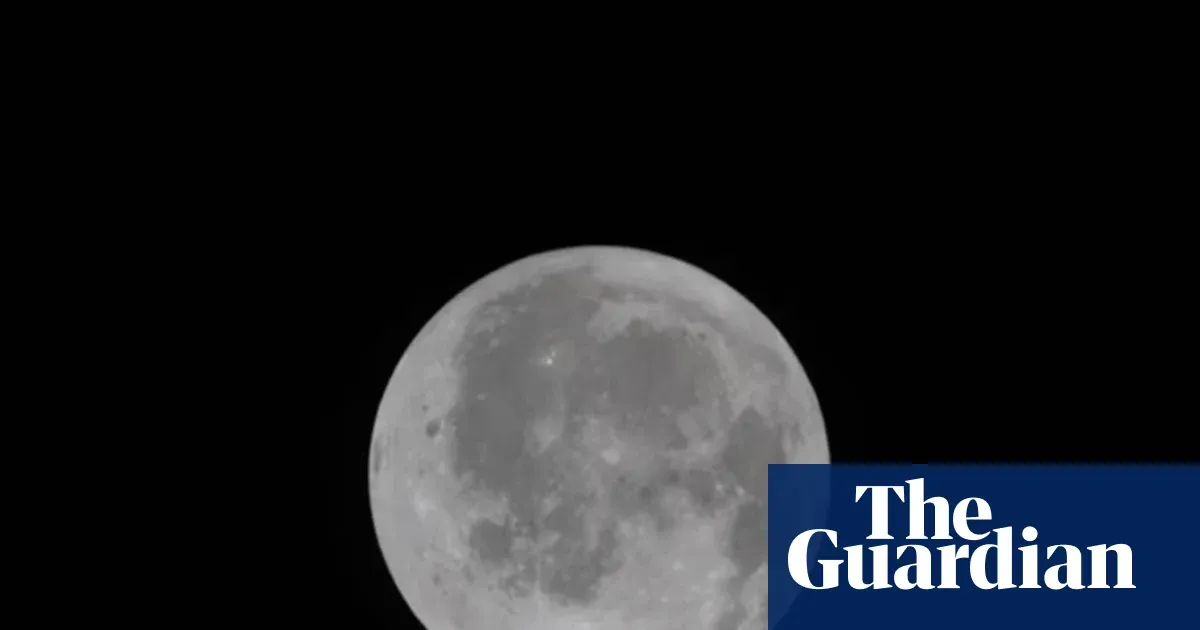 Artemis II astronauts expected to reach far side of moon on Monday