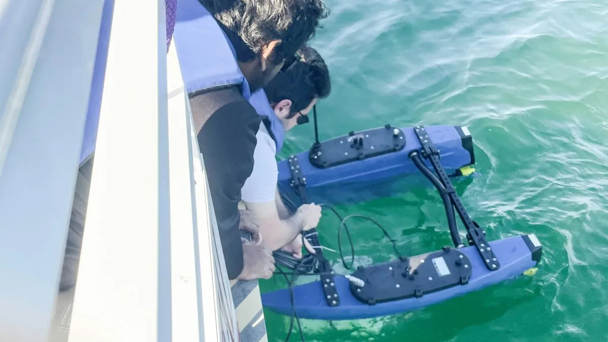 Magnetoelectric antennas could transform how underwater robots talk