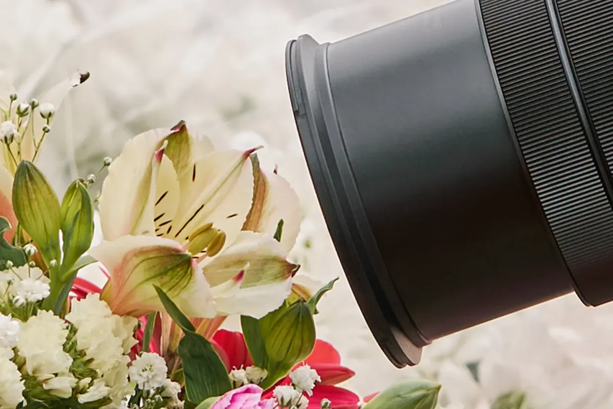 Macro focusing reaches roughly 3 cm at 24 mm, adding close-up work to the camera's already broad repertoire