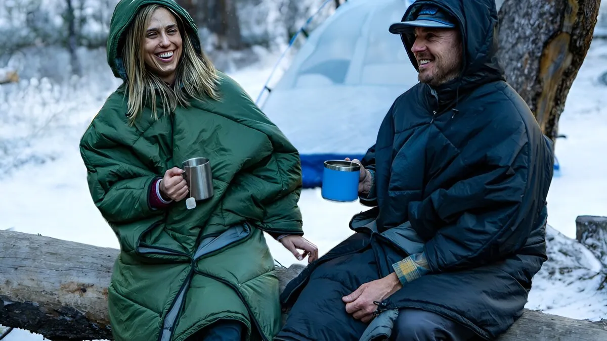 Modular sleeping bag combines 7 functions in 1 cozy package