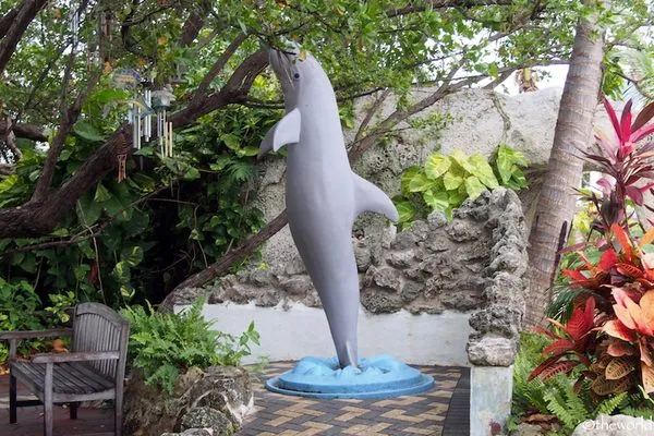 Flipper’s Grave | Atlas Obscura