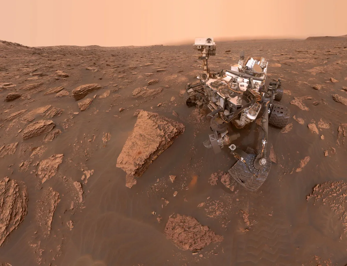 Mars rover finds organic molecules that standard chemistry can't explain