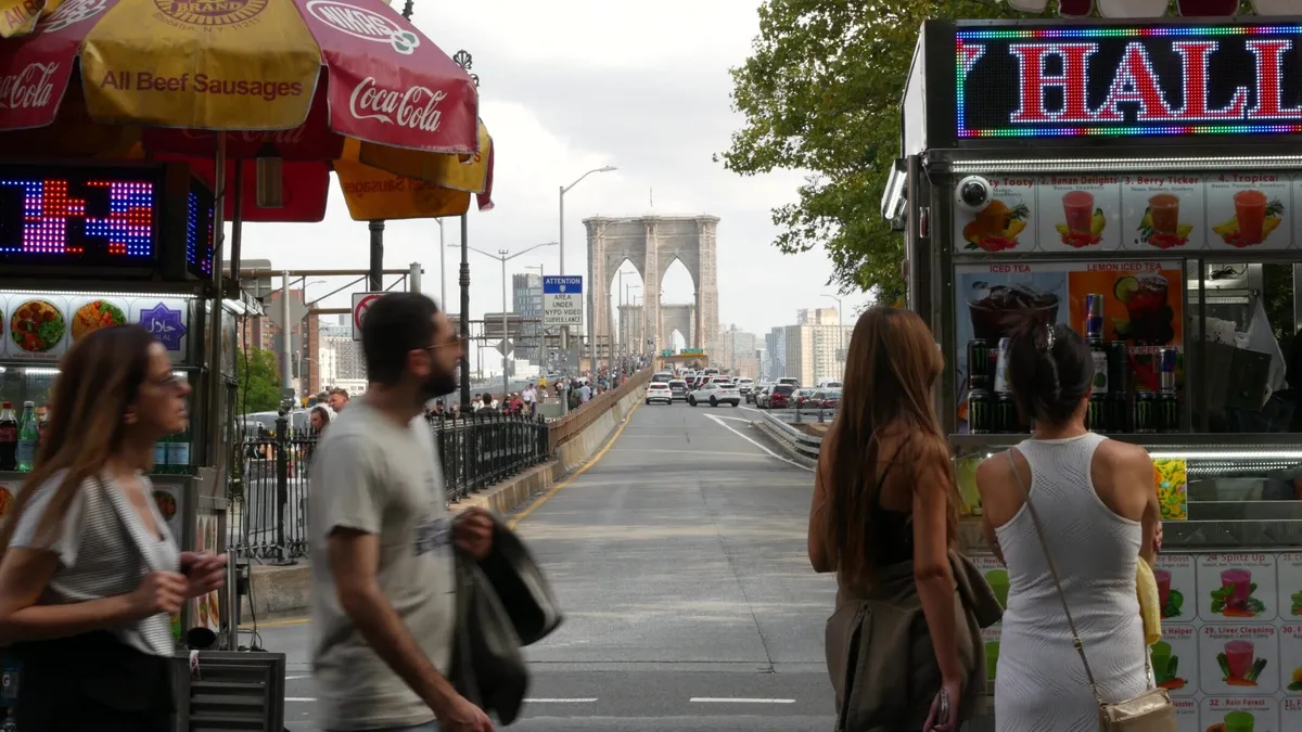 New York's Latest Summer Craze? Listening Very, Very Closely.