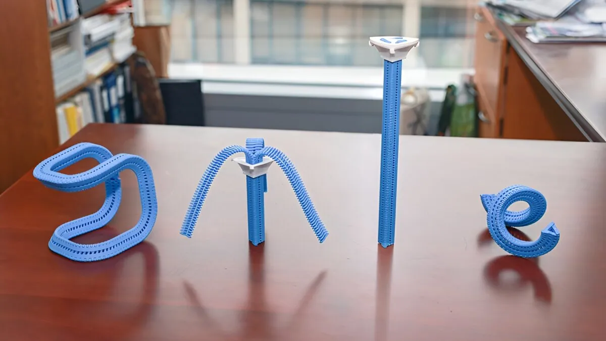 3-sided zipper from 1980s gets reborn in flexible/rigid form-shifting tech