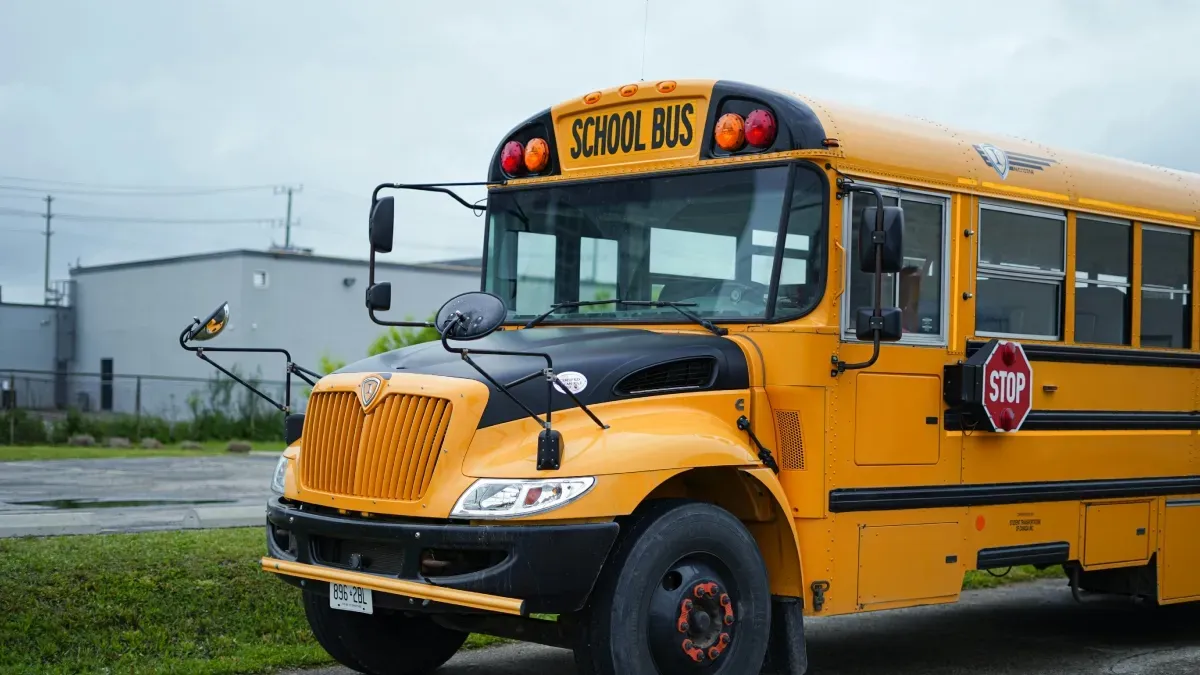 Bus Riders Cheer on ‘Fastest Kid Alive’ in Wholesome Video