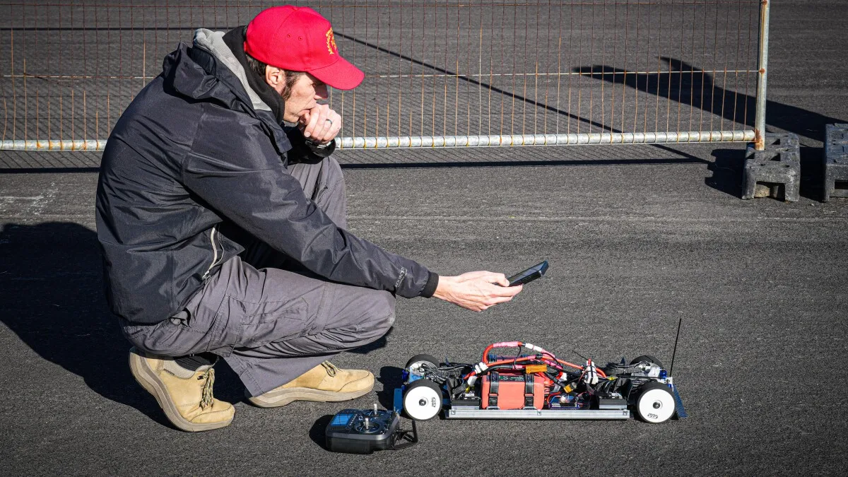 Drone on wheels: Radical redesign smashes world R/C car speed record