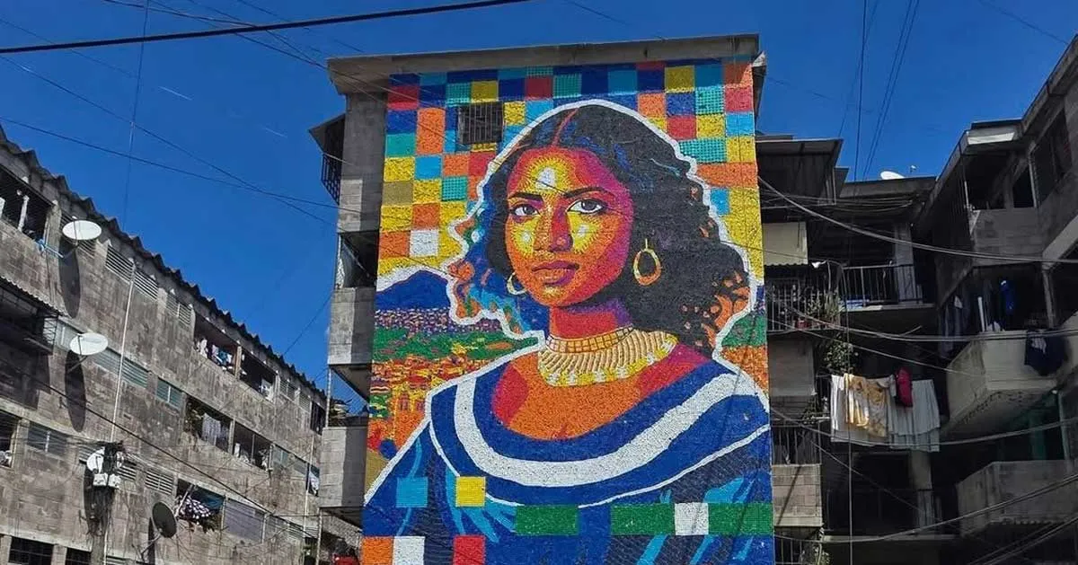 42-foot mural of 100,000 bottle caps transforms a Salvadoran neighborhood
