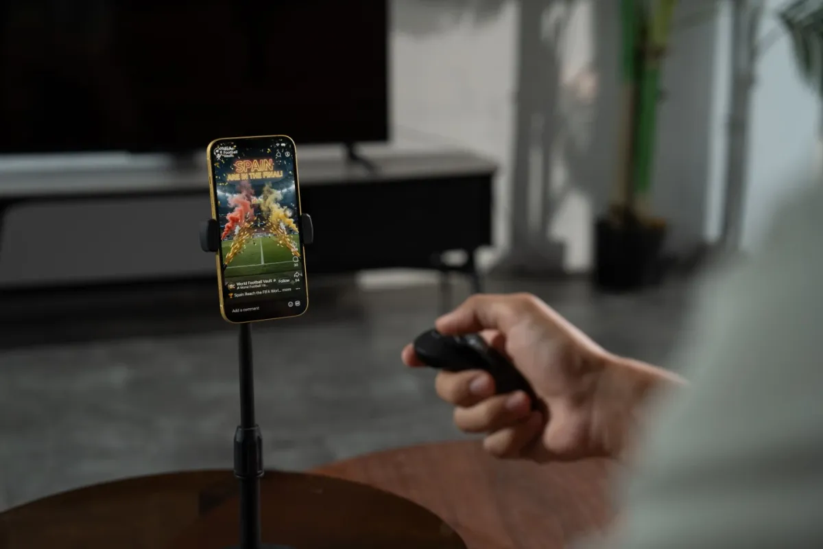 Bluetooth 5.3 connectivity allows the handheld module to control smartphones, including acting as a remote shutter for photography