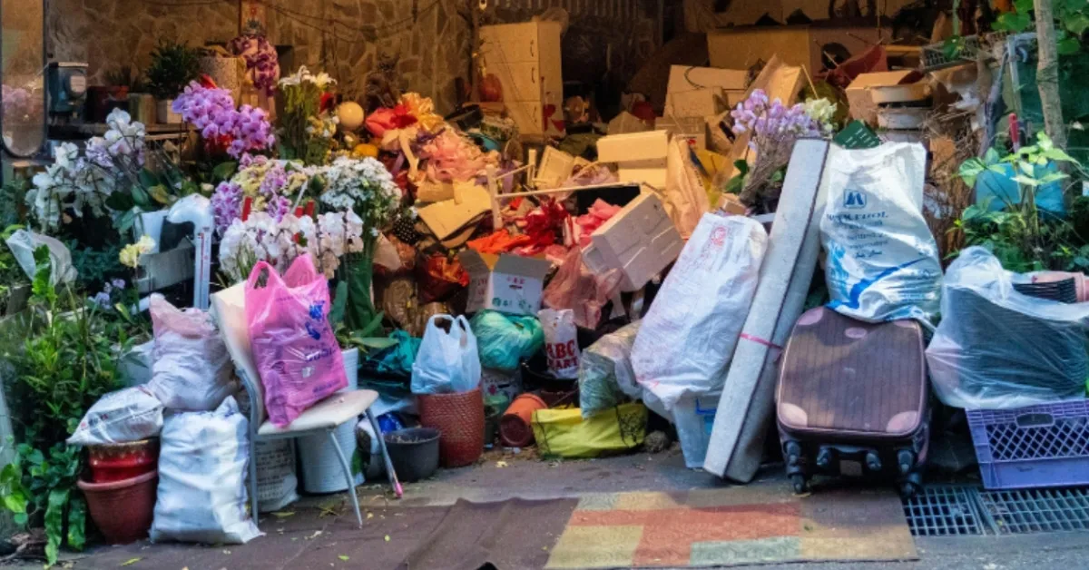 People with hoarding disorder are decluttering in VR, then in real life