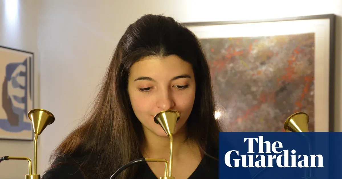 T rex breath and Queen Elizabeth’s car: scientists creating ‘time machine for the nose’