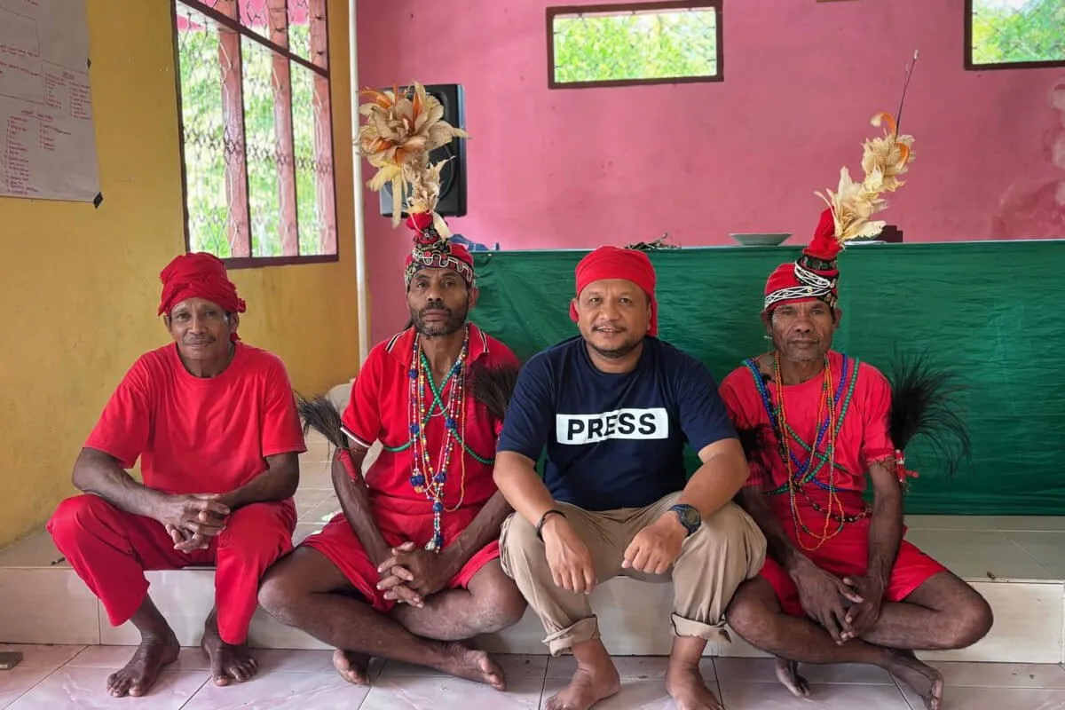 Indonesian journalist wins courage award for protecting forest communities
