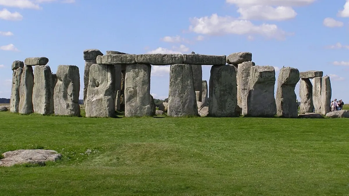 New mineral evidence shows humans, not glaciers, moved Stonehenge’s massive stones