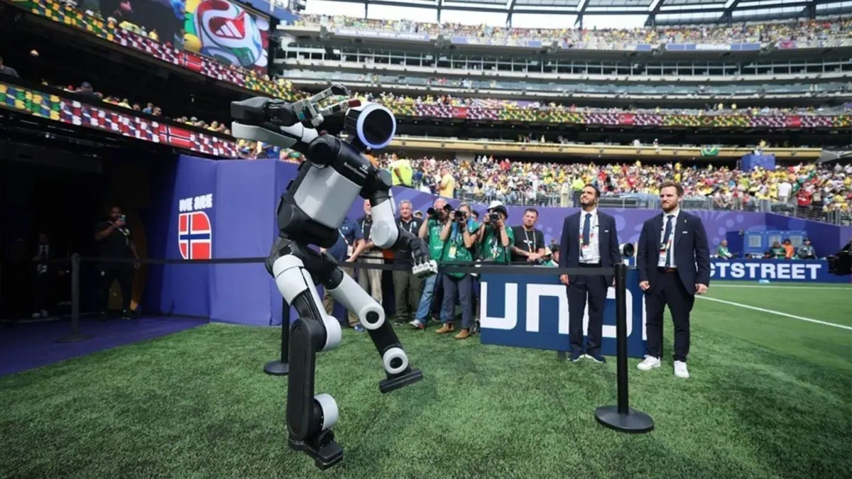A Robot Just Stole the World Cup Halftime Show. Take That, Shakira.