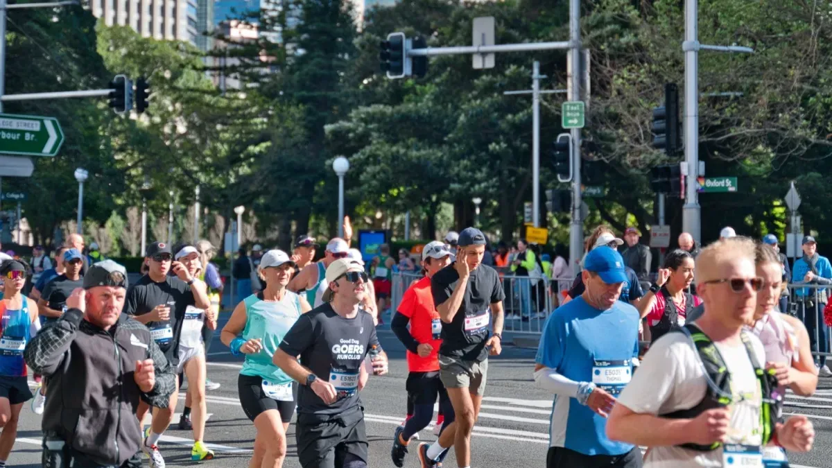 Boyfriend Secretly Trained for a Half Marathon to Surprise His Girlfriend