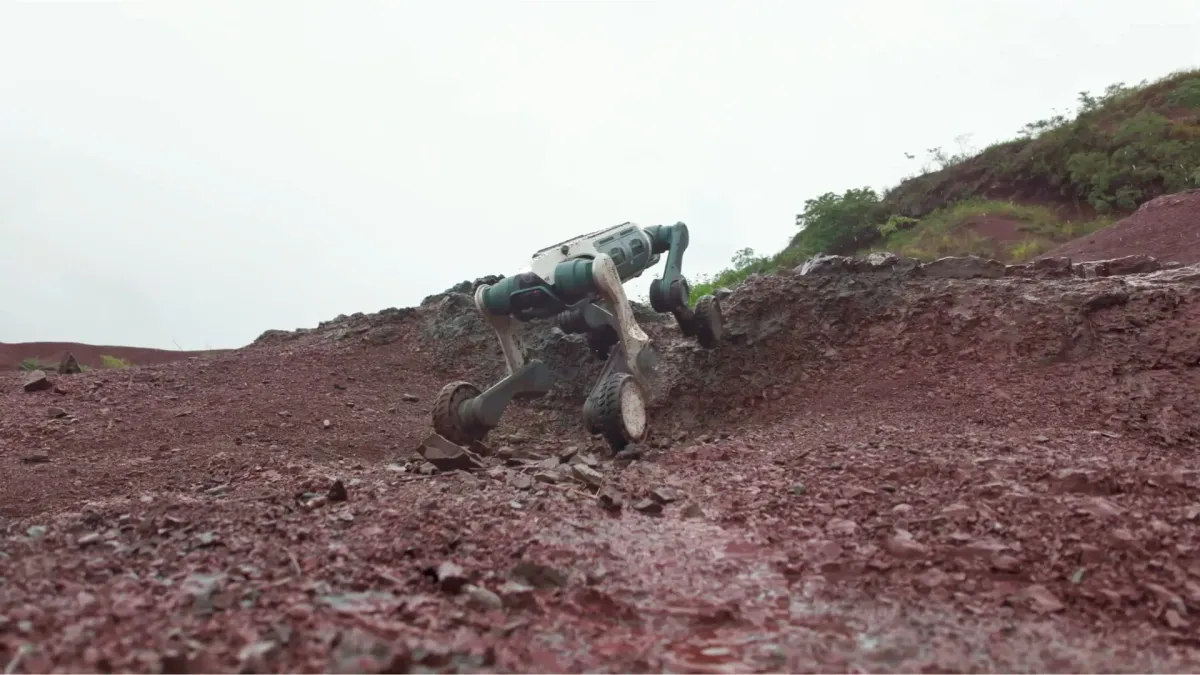 This Robot Dog Just Tackled the Desert, Because Apparently That's Where We Are Now