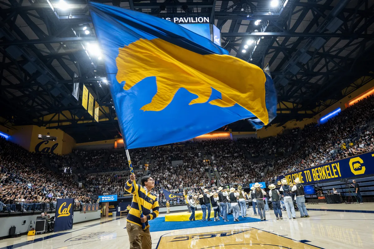 As fall semester begins, thousands of new UC Berkeley students gather for a warm campus welcome - Berkeley News