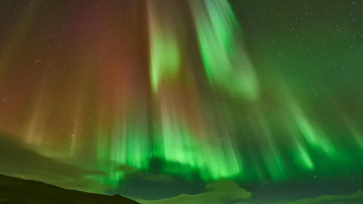 Photographer Captures Unbelievable Shape in the Northern Lights Just in Time for Valentine’s Day