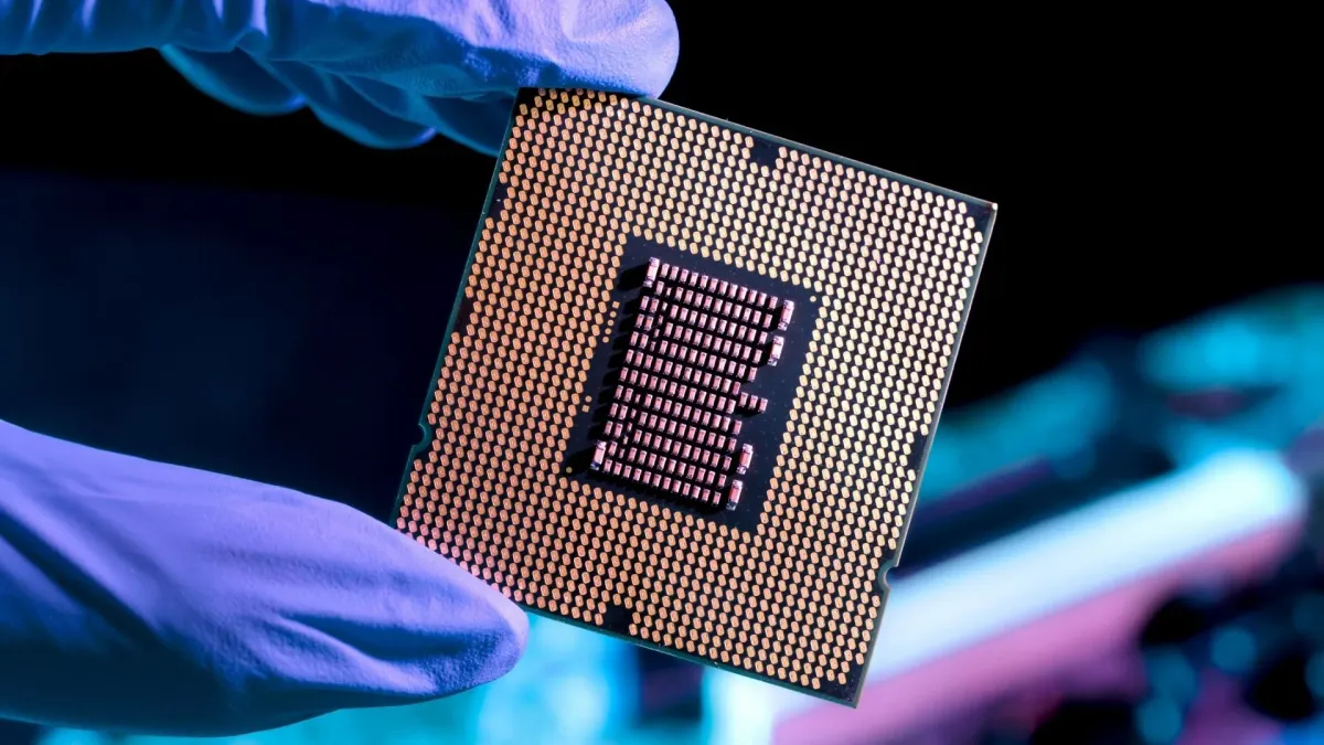 A New Memory Chip Laughs in the Face of 1,292°F Heat