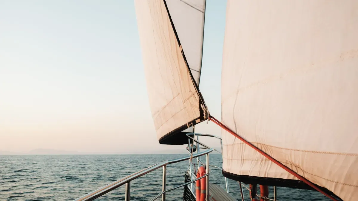 18-Year-Old Completes Solo Sailing Trip From California to Hawaii