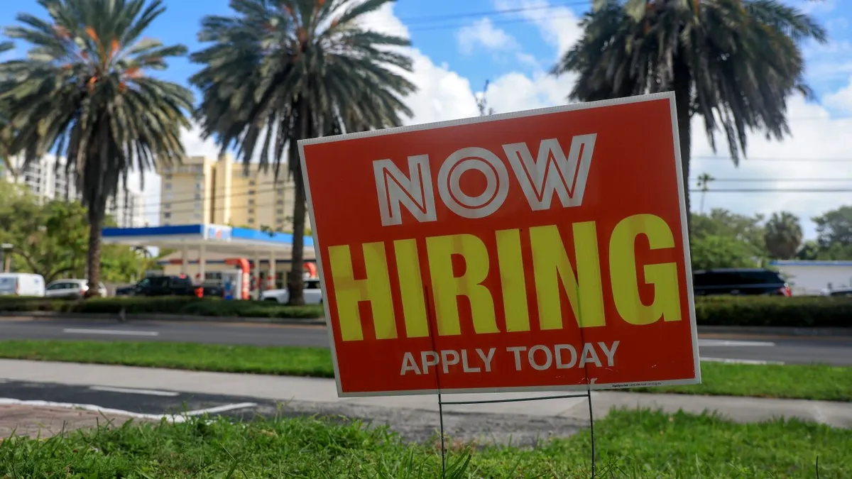 US Job Market Defies War Worries, Adds 178,000 Jobs in March