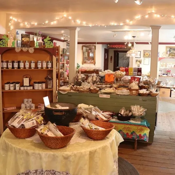 The Candy Shop Where You Can Taste History