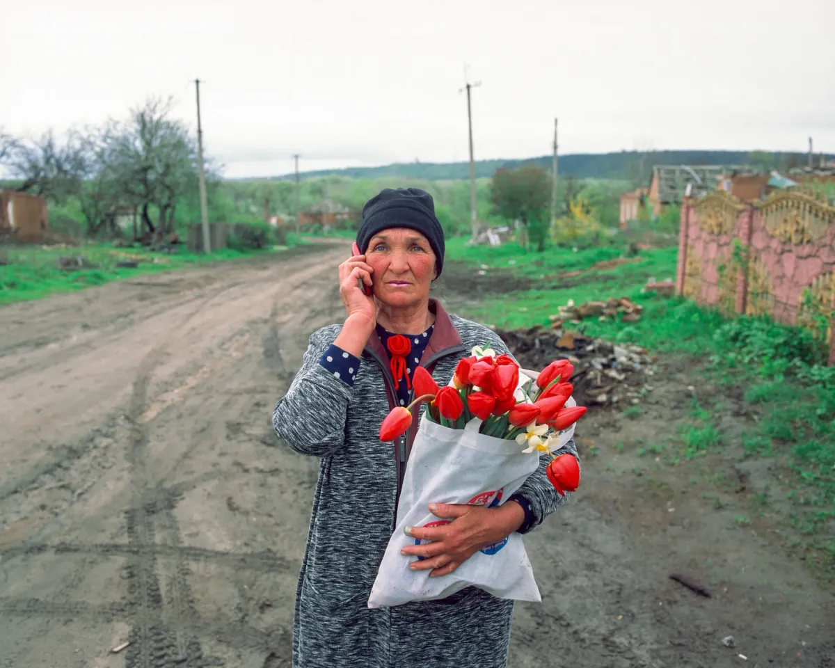 Hollywood Royalty and a Nobel Winner Walk Into a Ukraine Photo Exhibit