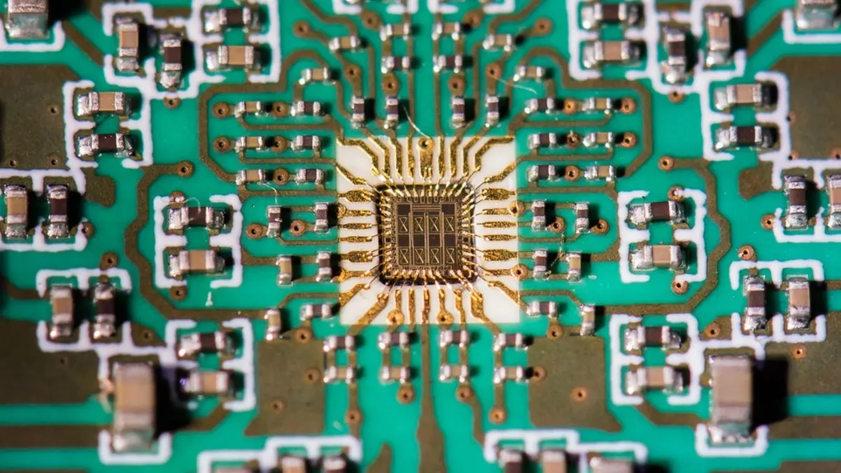 New silicon-germanium chip hits 500 Gbps, sets world sampling bandwidth record
