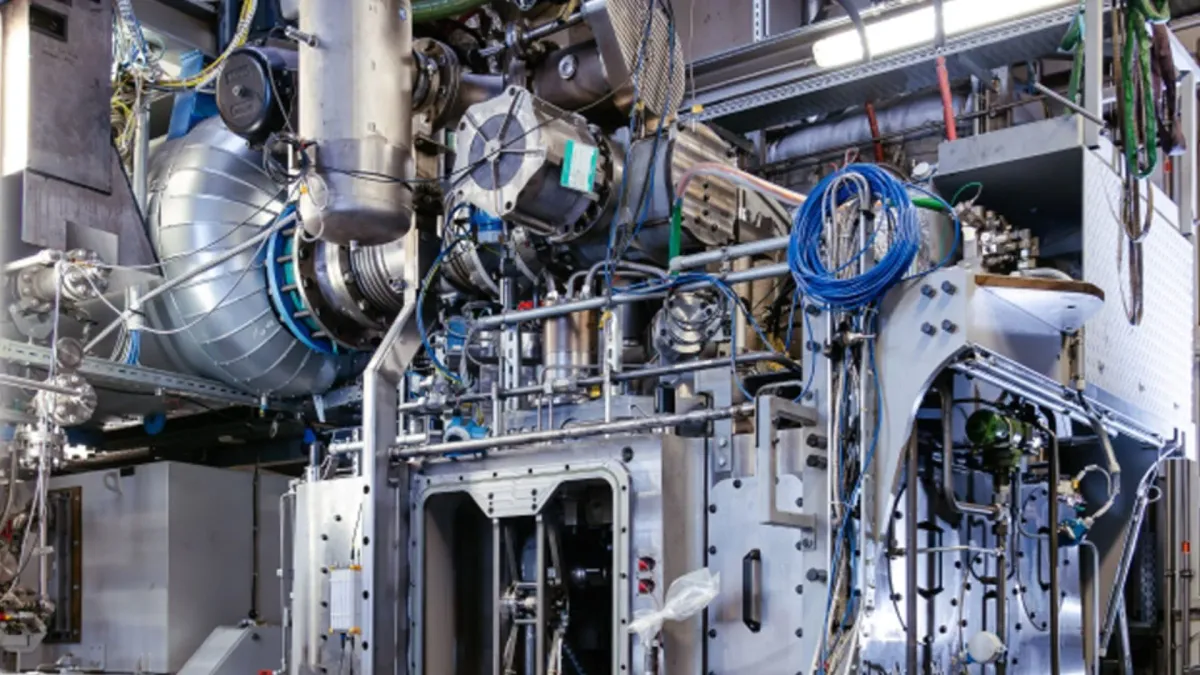 German firm powers ship engine entirely on hydrogen for first time