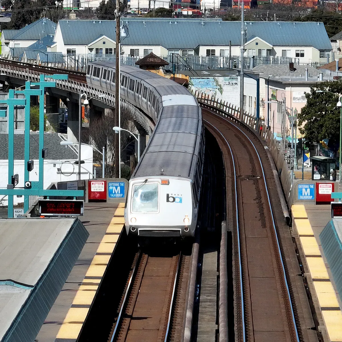 California shores up Bay Area transit with $590M emergency loan