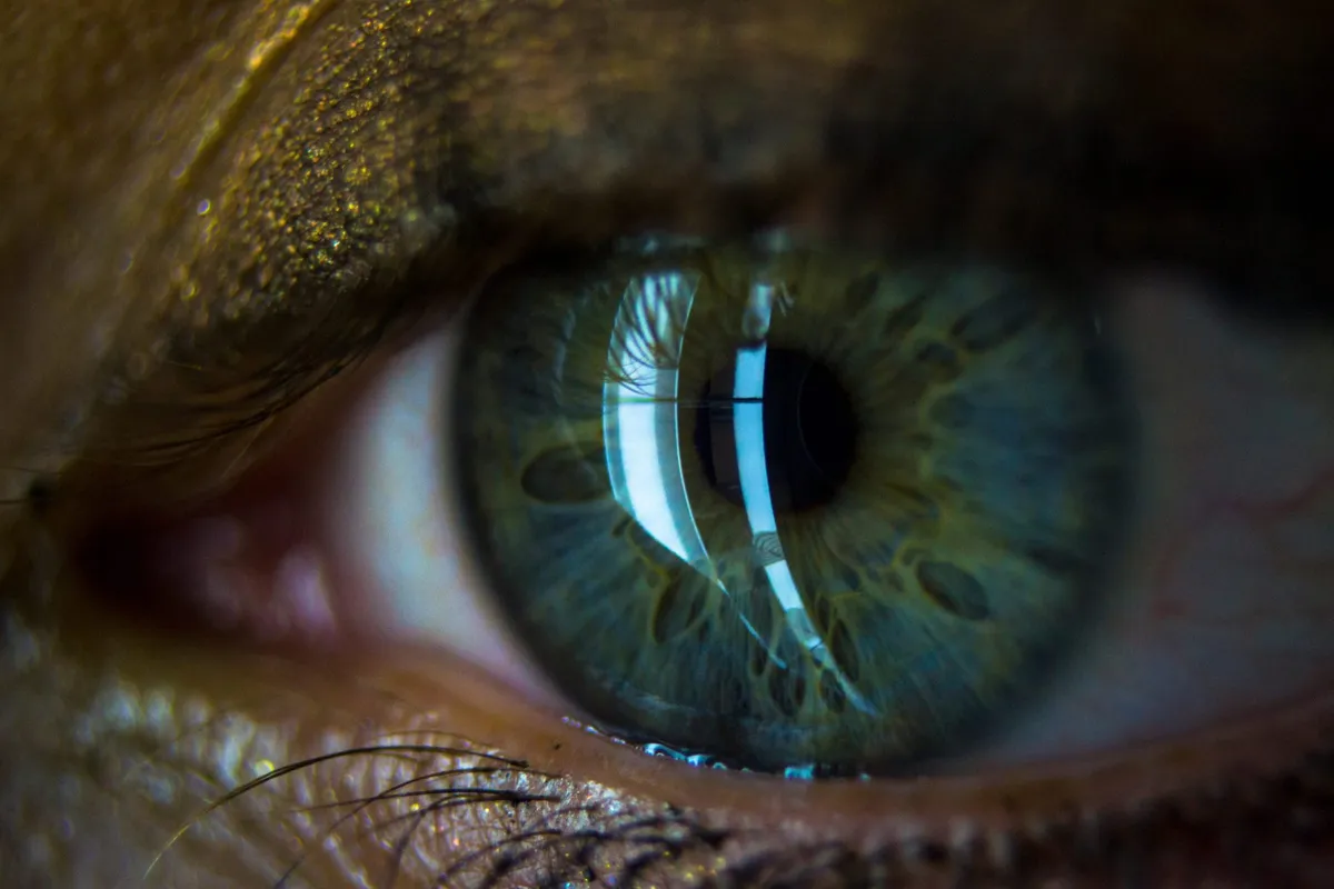 Wireless eye implant helps people with macular degeneration read again