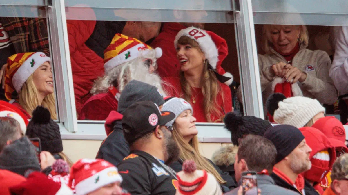 Taylor Swift Gave an Arrowhead Stadium Employee a Huge Christmas Tip