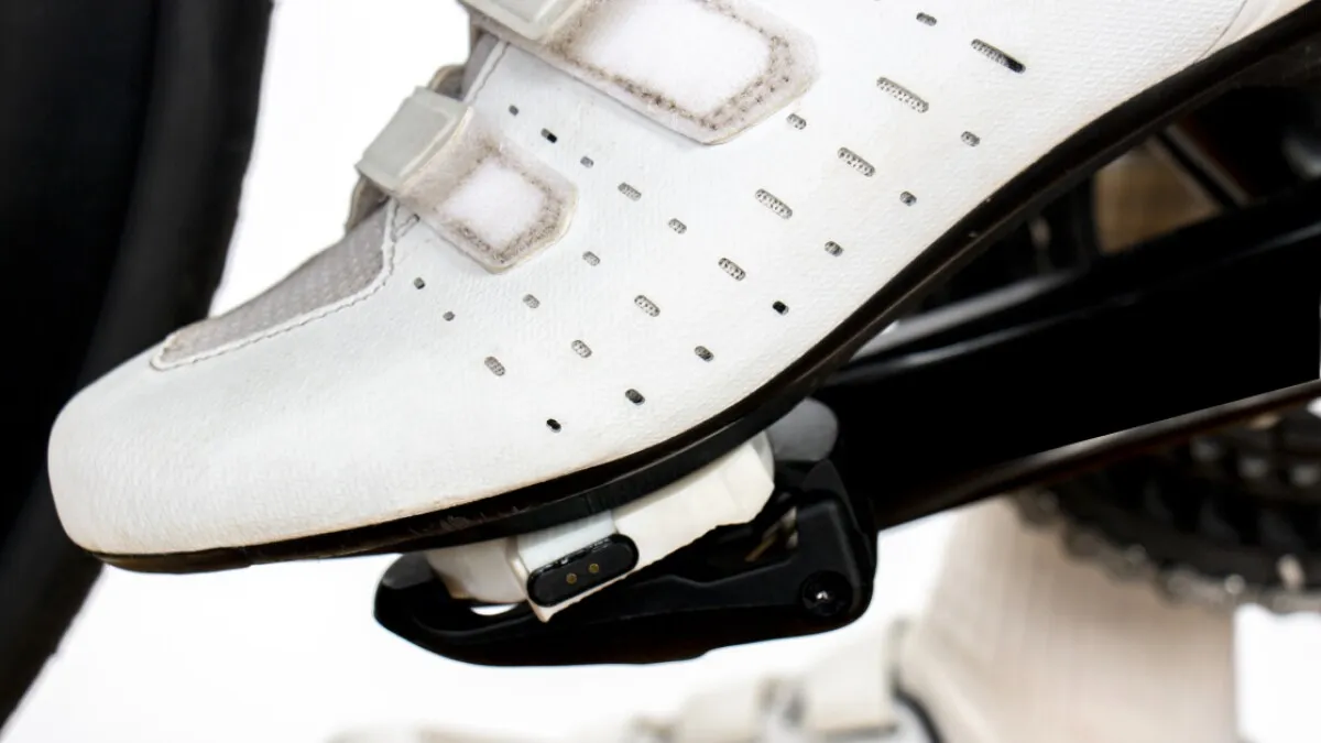 Clever cycling gadget puts power metering where your cleat is