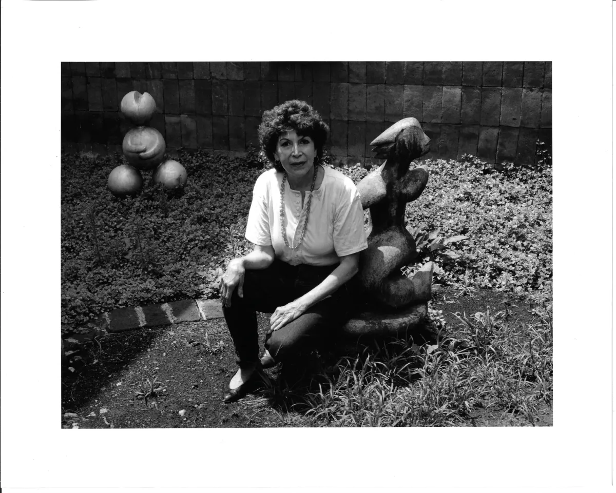 Geles Cabrera, Trailblazing Mexican Sculptor, Dies at 100