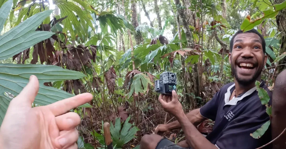 A Pigeon Vanished for 140 Years. Then a Trail Cam Caught It.
