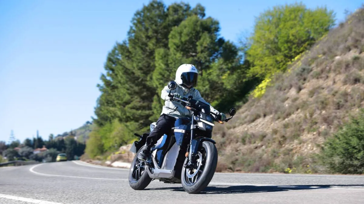 Honda's thinking of adding a fake clutch and vibration motors to its e-motos