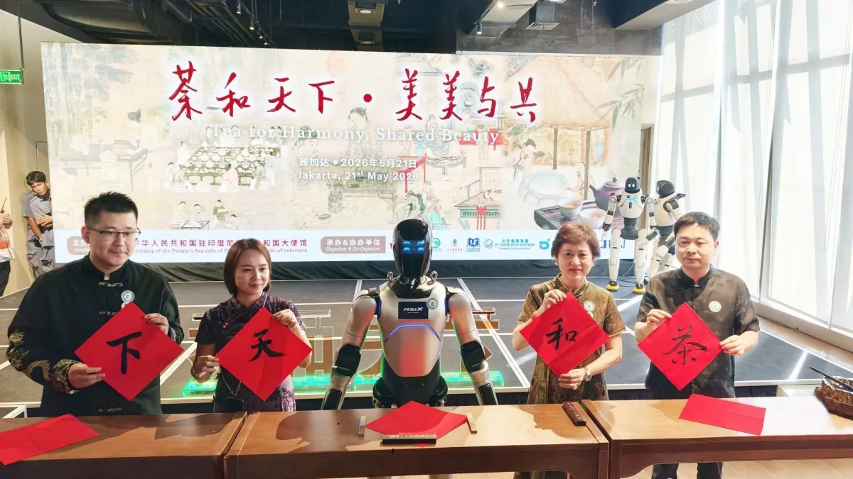 A Humanoid Robot Just Danced, Wrote Calligraphy, and Took Over Indonesia