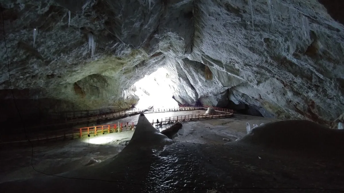 Ancient bacteria from ice cave carries resistance to 10 modern antibiotics