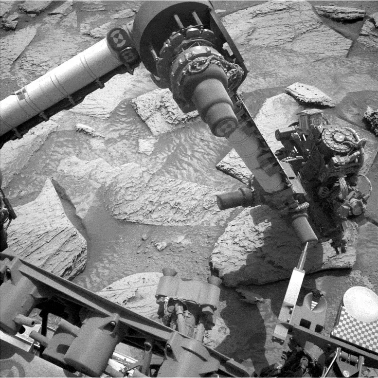 NASA Curiosity Rover Frees Drill From Rock